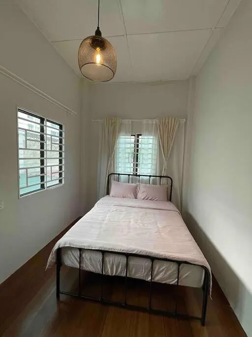 Modern Victorian Homestay Jelutong